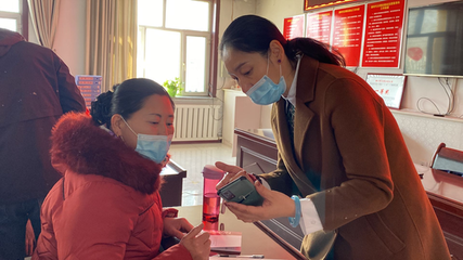 烏魯木齊米東區(qū):開設(shè)培訓(xùn)班 村民&ldquo;觸網(wǎng)&rdquo;吃上&ldquo;電商飯&rdquo;